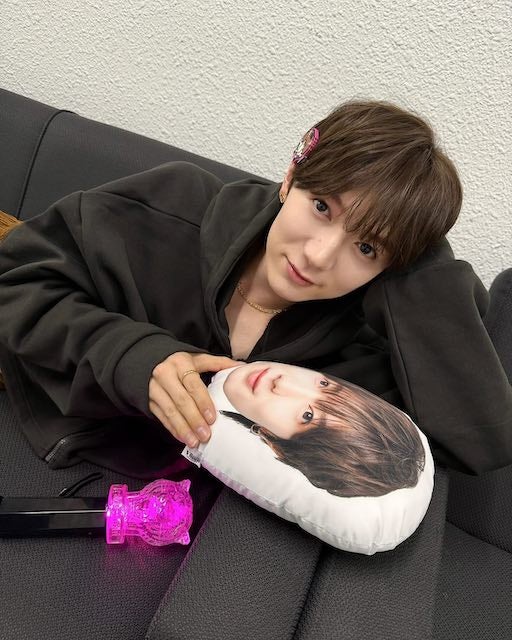 「ビジュ良すぎ」七五三掛龍也、横アリでの衣装を披露