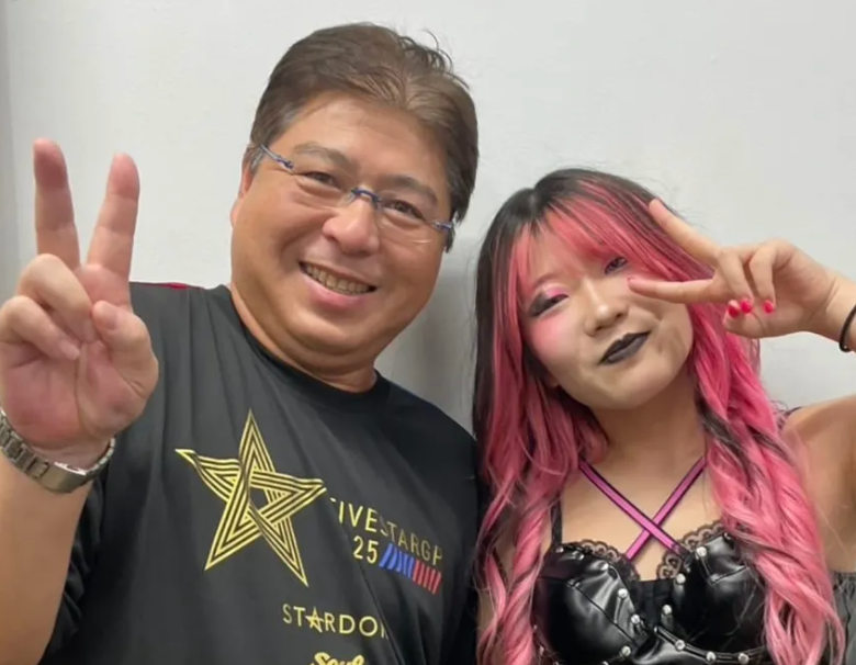 熱気満点！真中満が「5☆STAR GP」で解説＆応援姿を披露