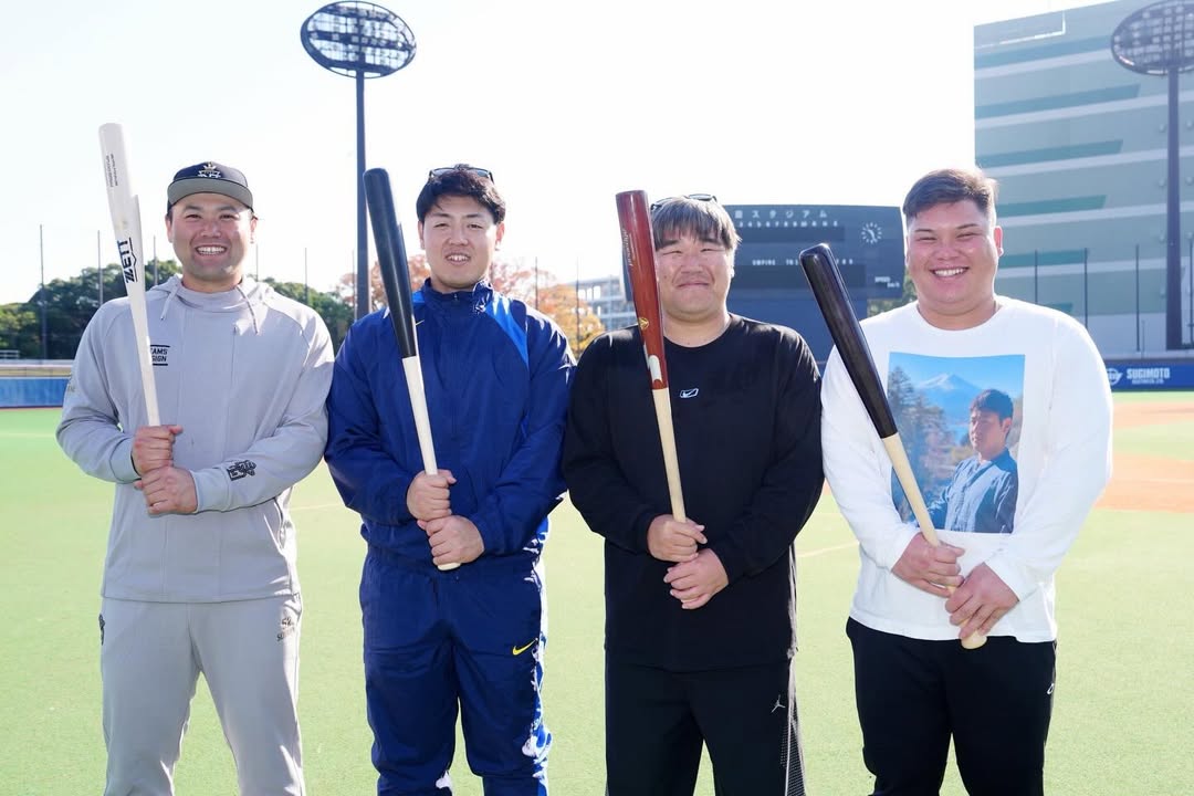 「胸が熱くなる」「まだ終わらない」戦力外の渡部健人、仲間と並ぶ1枚ににじむ覚悟