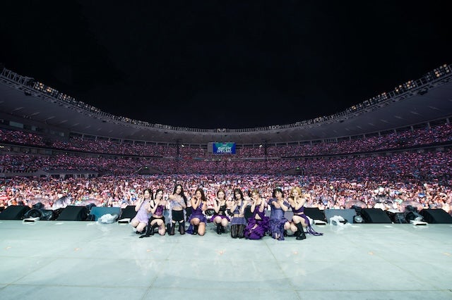 「寒かったけど楽しめたよ」人気アイドルグループが雨のなかライブを開催