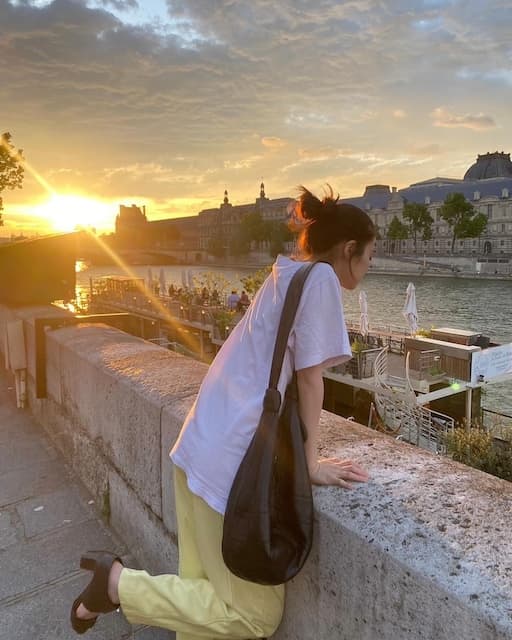 今田美桜がパリでのひと時を満喫「美桜様かわいすぎ天使です」