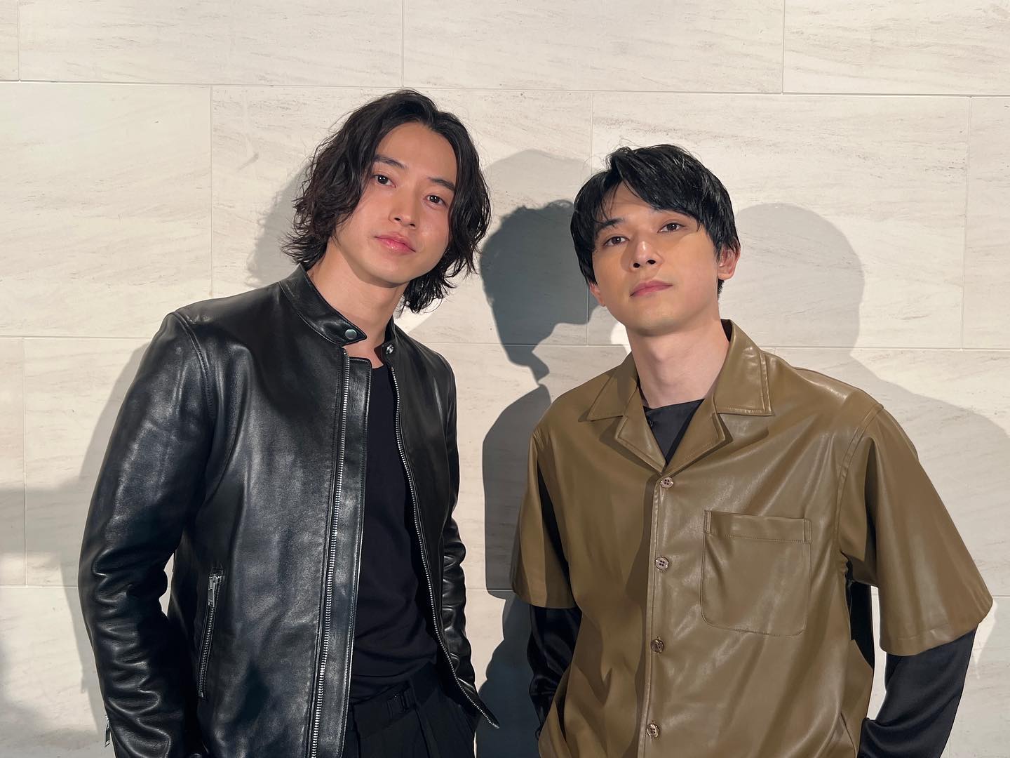 「美の暴力！？」山﨑賢人がイケメン俳優と2ショット📸