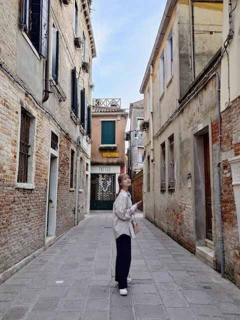 「本場のイタリアンがたまらなく美味しかったです」元日向坂46・佐々木美玲、ヨーロッパ旅行のオフショット公開！