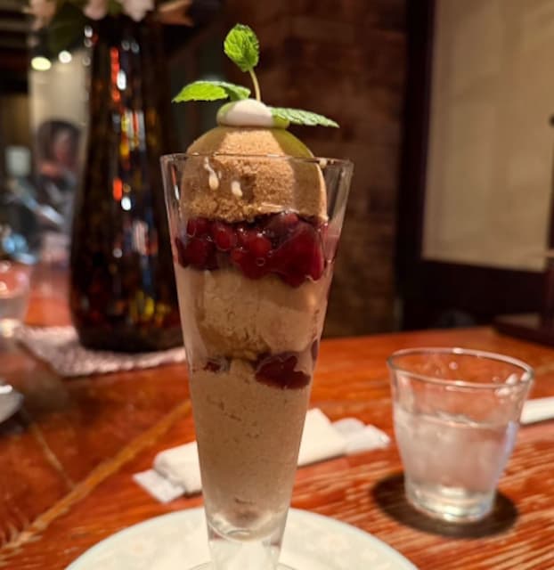 プロゴルファー藤田寛之　休日のカフェタイム〜♪ゆったり時間で和パフェを堪能