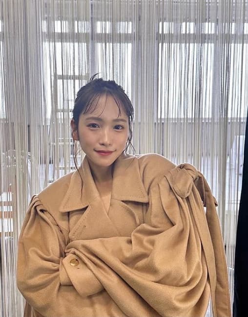 川栄李奈　待望のBARFOUT! 9月13日発売　お楽しみに！