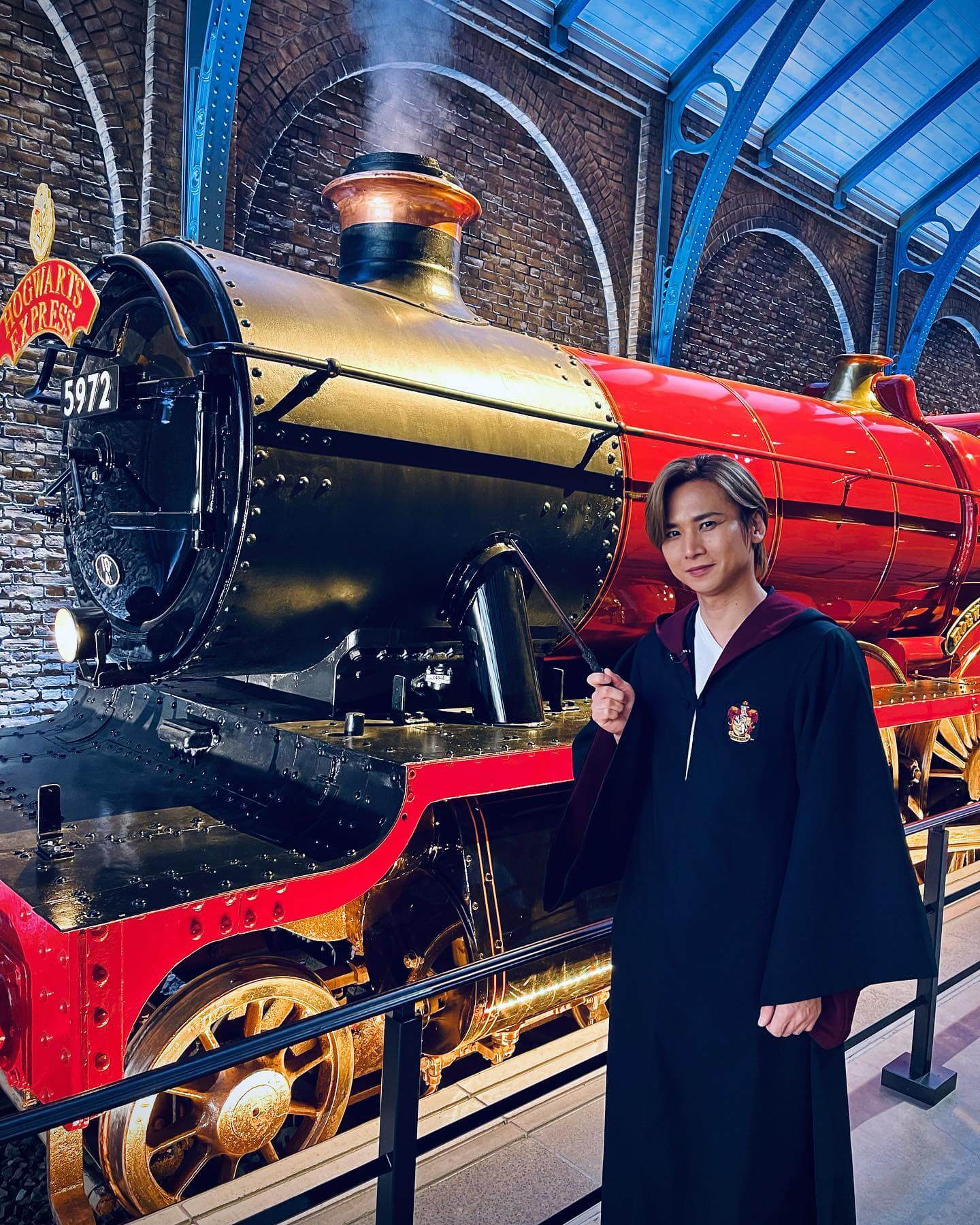 🎤KinKi Kidsの堂本光一 ハリー・ポッターの最新施設に訪問✨ゲストは宇宙飛行士!?