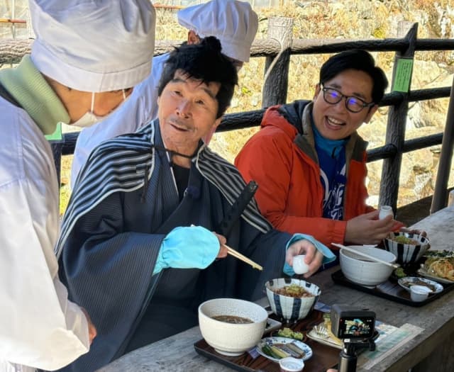 吉本新喜劇GMの間寛平、自身のロケ番組で「新喜劇の宣伝もさせてもらいました」とウヒハ。