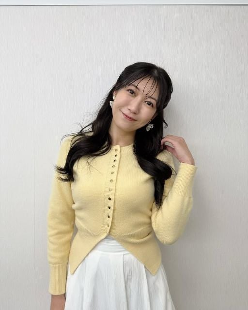 「春っぽい色のお洋服嬉しい」美人気象予報士・穂川果音、春色コーデの衣装にご満悦