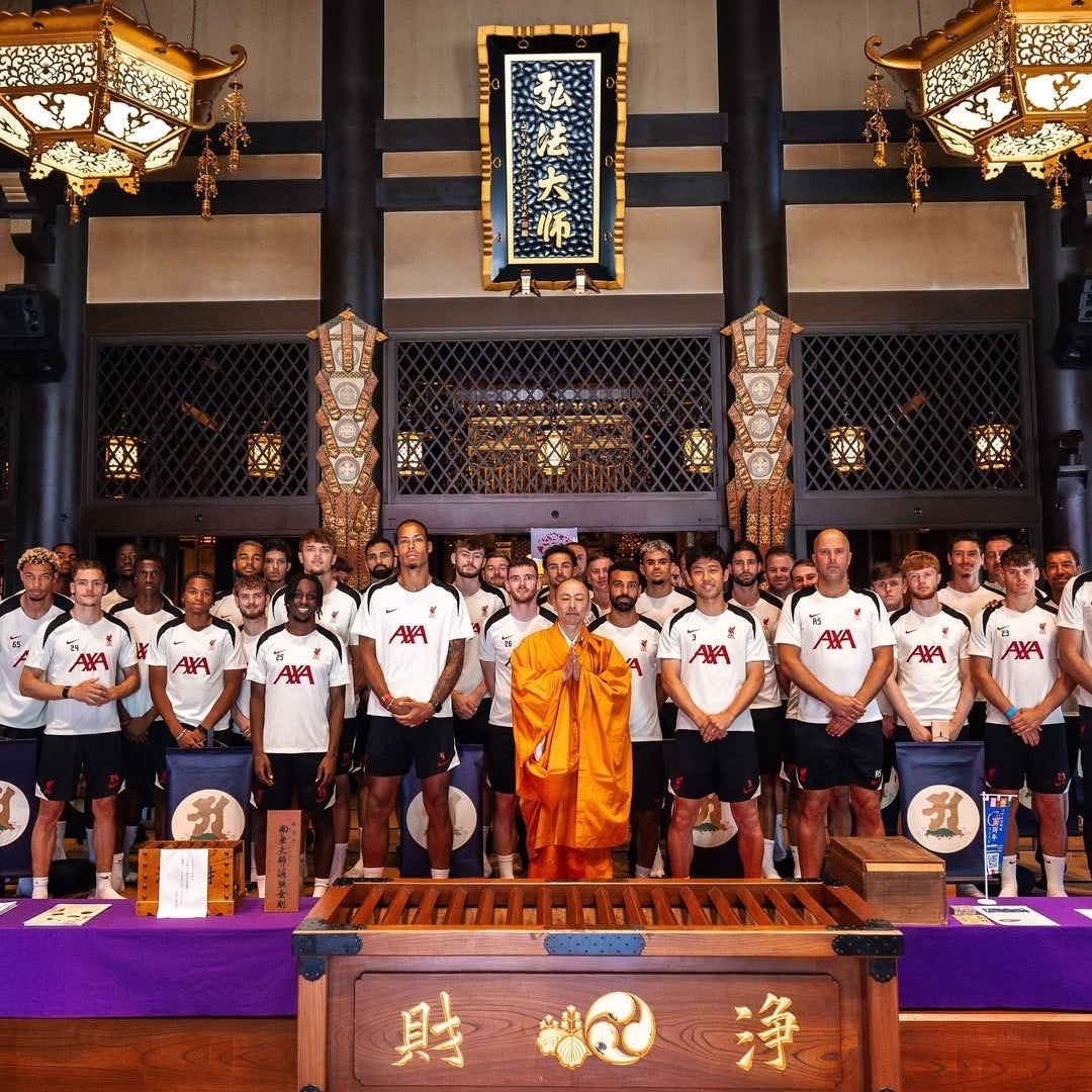 来日中のリヴァプール選手がお寺で朝修行？！「遠藤航の正座は完璧だね！」とファン反応！