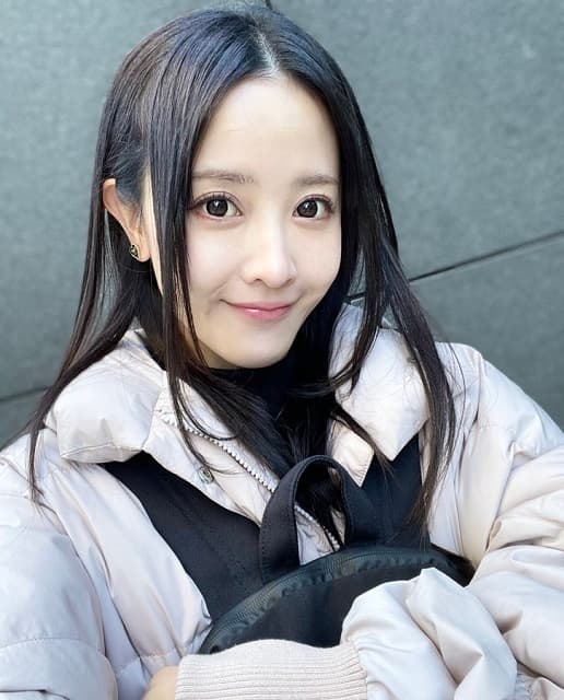 「実質足の裏です」美人女優が普段隠してる〇〇を披露！可愛すぎてファン歓喜