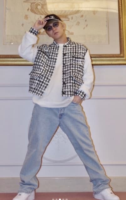 「記念すべき日は一張羅で」WEST.・神山智洋 WEST.11周年のお祝いショットを披露！