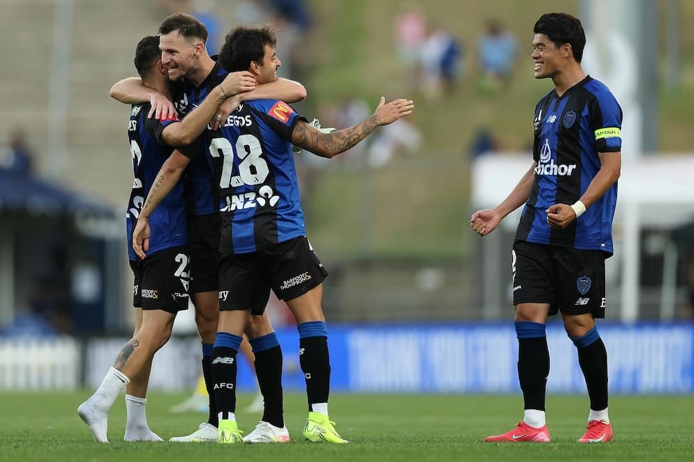 酒井宏樹がダービーマッチ勝利を祝福！チームでの写真を公開