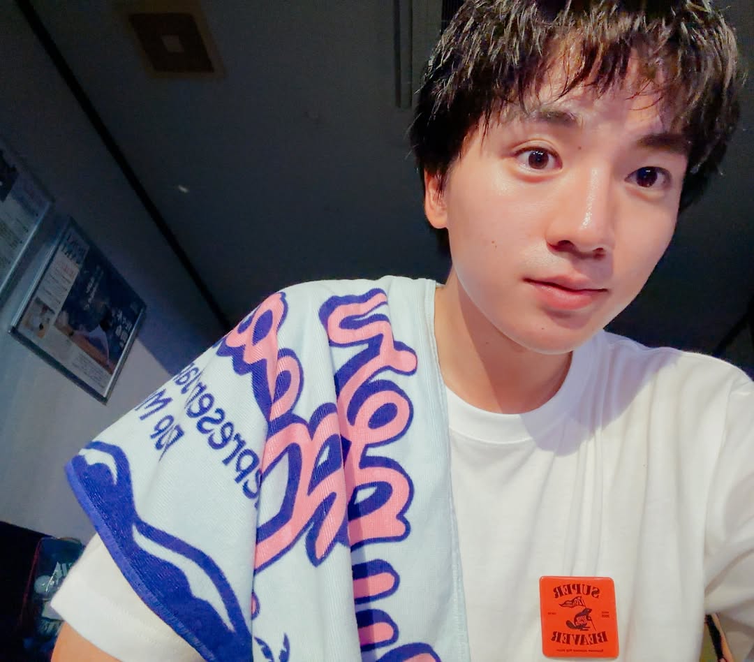 「最高でした…。最高すぎました…。」大ヒットNetflixラブストーリーでブレイクの若手俳優が大好きなアーティストのライブで大はしゃぎ