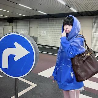 「可愛いが爆発過ぎててもう、、、」人気タレントの最新投稿にファン悶絶  ショートパンツ姿が話題に