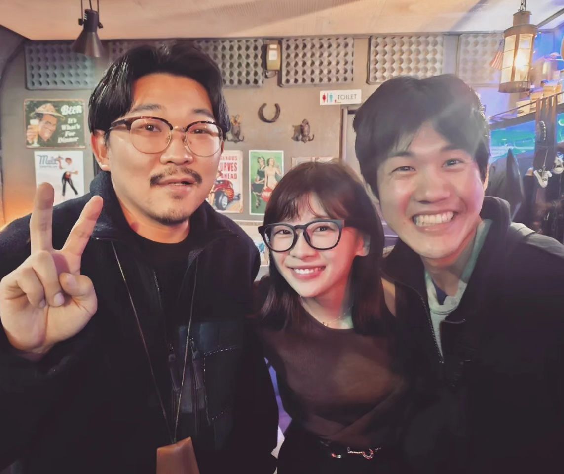 伊藤沙莉　ダブルお兄ちゃんとのスリーショットを公開！？