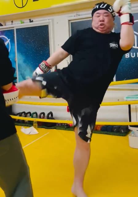 ドランクドラゴン塚地、ダイエットのためにキックボクシングを始めるも…