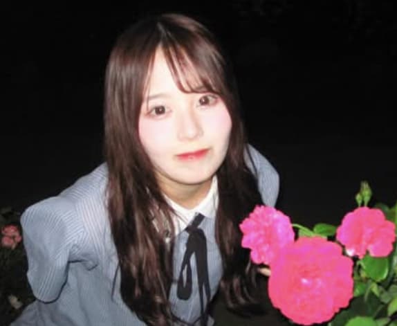 乃木坂46・佐藤璃果が森本茉莉とバラを探した日の可愛いツーショットを披露