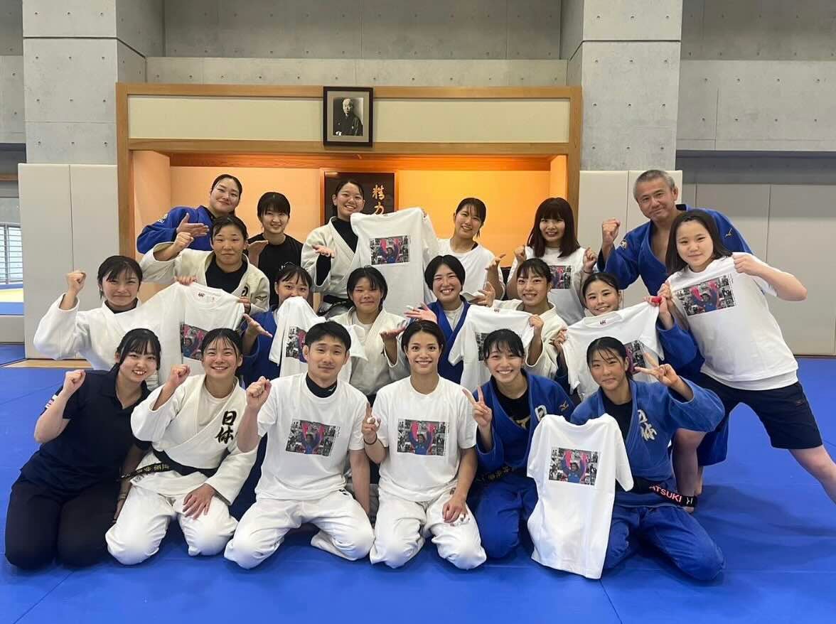 東京五輪金メダリスト阿部詩がパリ五輪に向けて出発。