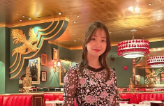 黒川智花、ニューヨークの老舗レストランで優雅なひととき「100年の歴史を体験」