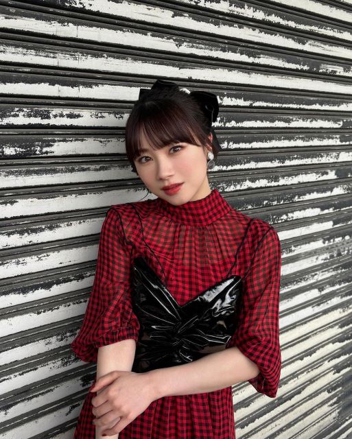 モー娘。石田亜佑美 シックな「BLACK×RED」コーデでファン魅了！