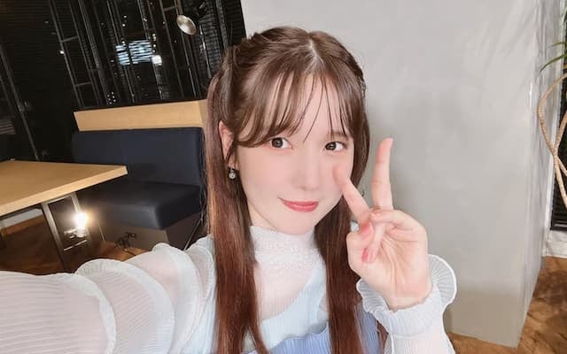 「髪形メロい〜〜って言われたんだけど そうなの？」声優・内田真礼が自撮りを披露し可愛いと話題に