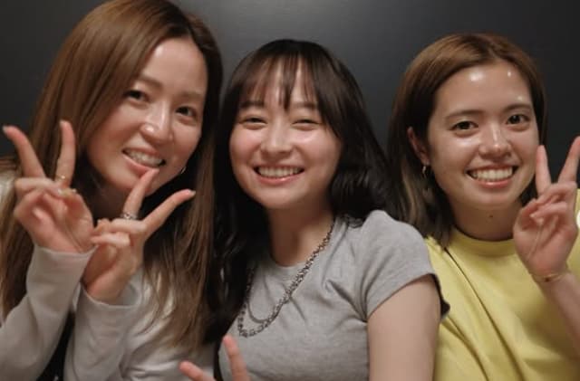 影山優佳が美人サッカー選手たちと豪華3Sを公開！