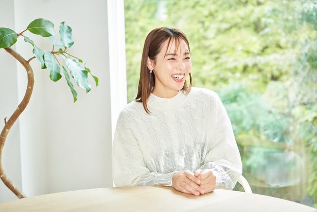 「写真からも伝わるんだね…笑」迫田さおり、可愛すぎる笑顔ショット投稿もなぜか自虐気味！？