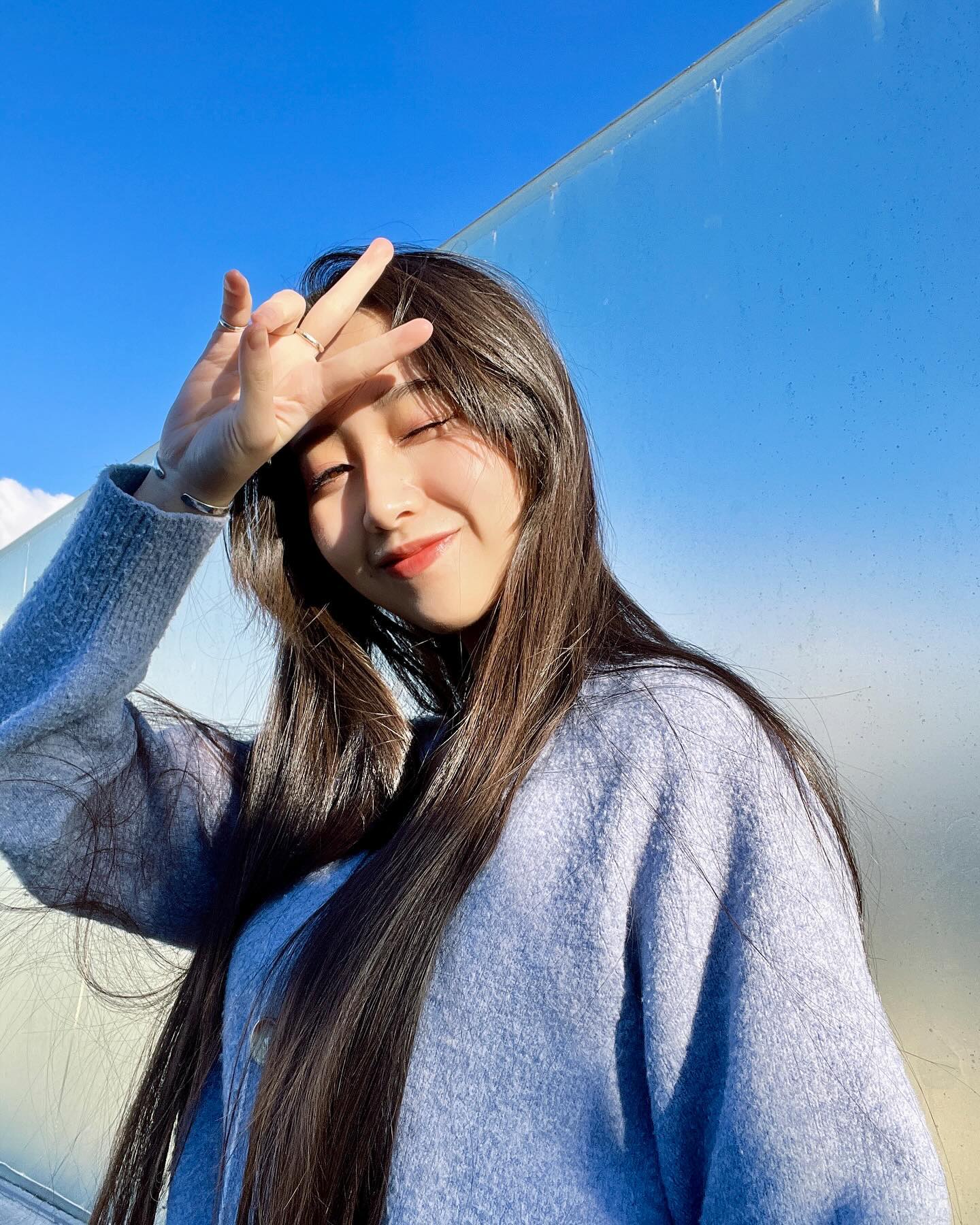 cocomi「Sunny ✨ ﾏﾌﾞｼ。」美しすぎる自撮りショットが話題に👀✨