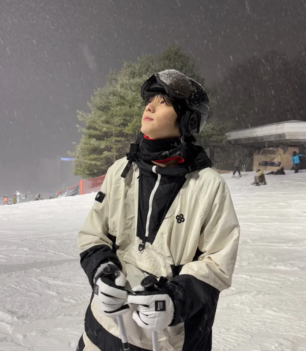 「可愛いとダサいの温度差激しくて好き」イケメン韓国アイドルが人生初スキーに挑戦！