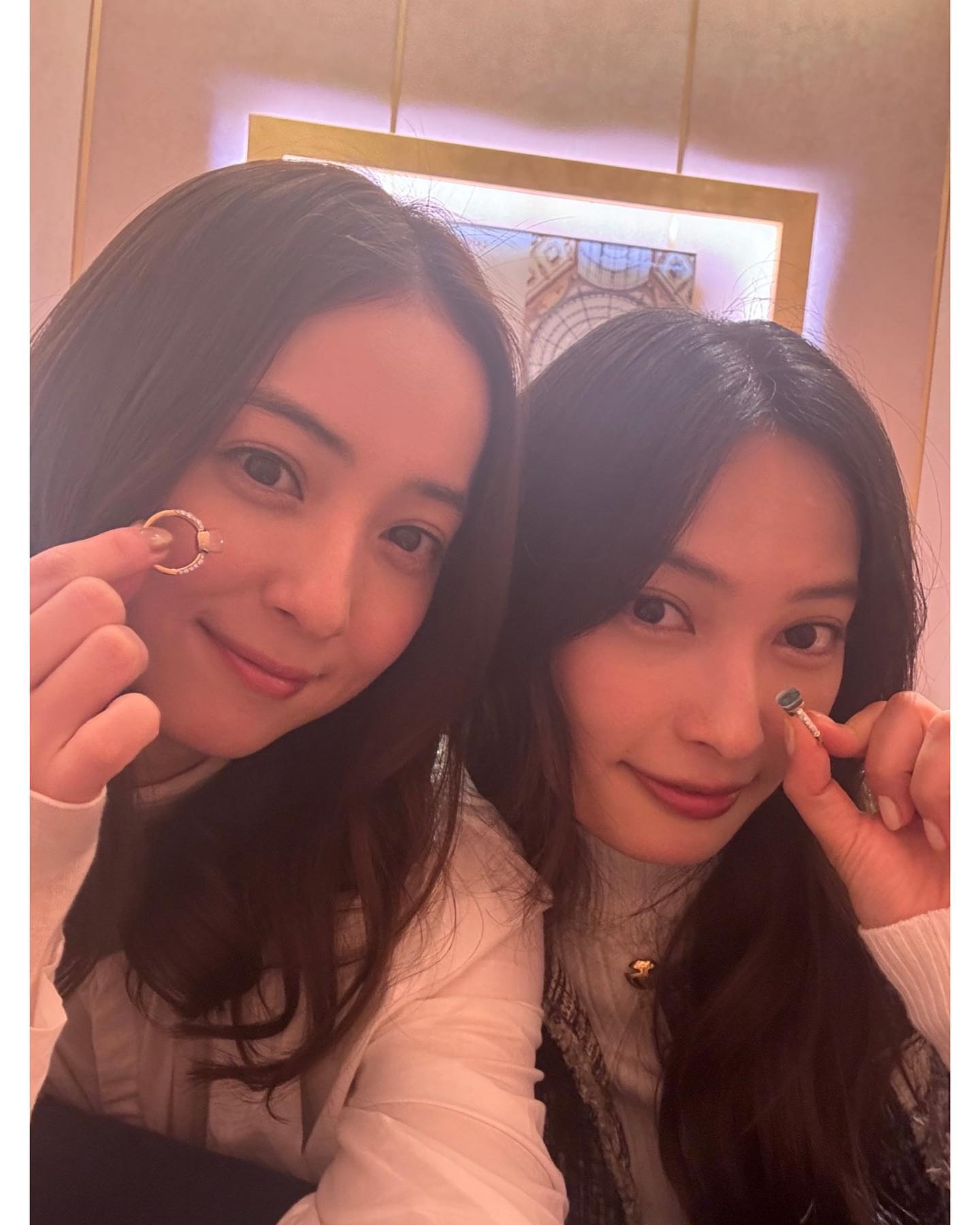 佐々木希が大政絢と