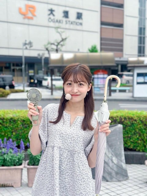 「大垣駅前からお天気をお伝えしました」メ〜テレ尾形杏奈アナ、激カワオフショ投稿にファン歓喜！