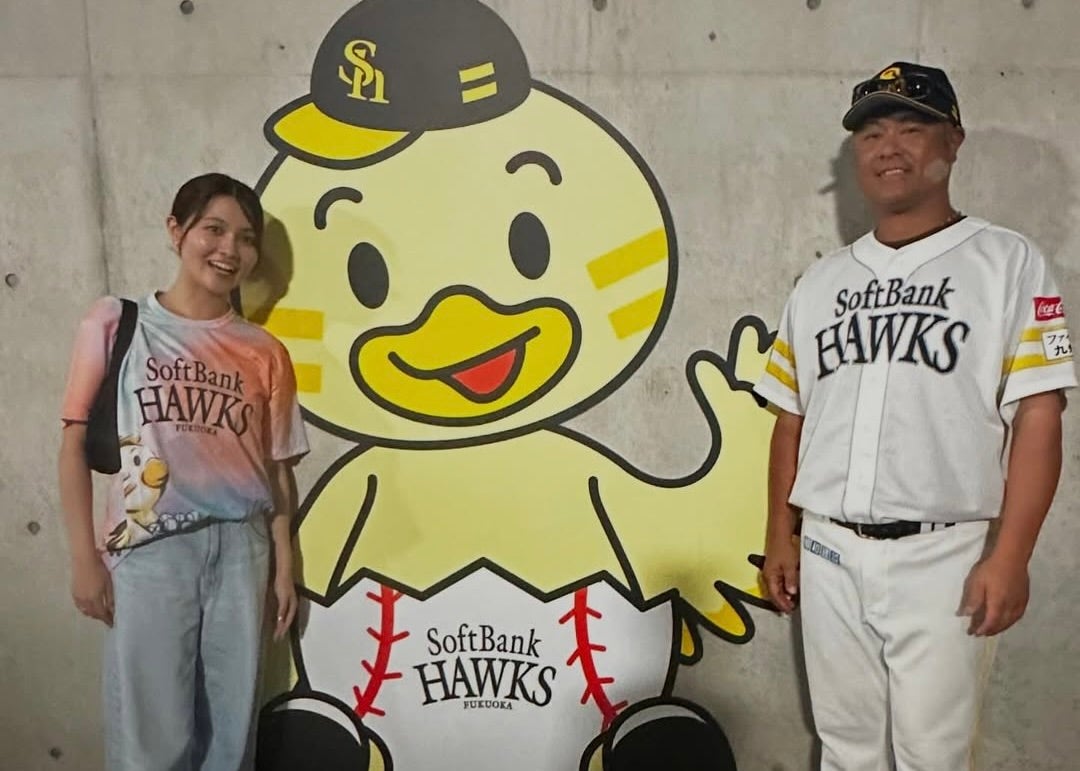 細川亨の娘・モデルの愛倫、父のホークス復帰に感激「涙が出ました」親子ショットも公開！