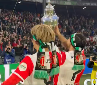 フェイエノールト・上田綺世が因縁の選手とタイトル獲得を喜ぶ