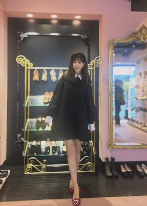 ほしのあき、悩みに悩んで選んだ“キュン♡”パンプス！ファンも大絶賛！！