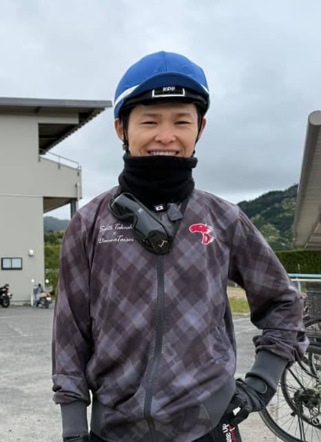 元JRA騎手の藤井勘一郎、今朝の「トレセンショット」と怪我から復帰の若手騎手を激写！