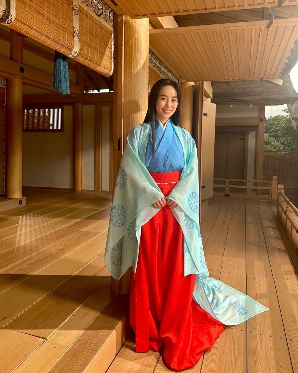 「似合う〜〜〜」人気女優が “妖艶”な平安衣装で大河デビュー