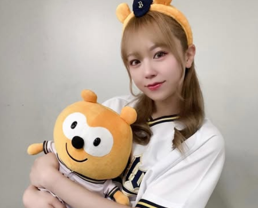 「は〜新鮮にかわいすぎる」プロ野球の美女チア、INAの日投稿で魅せた"ポンタ・愛でたいショット"を披露！