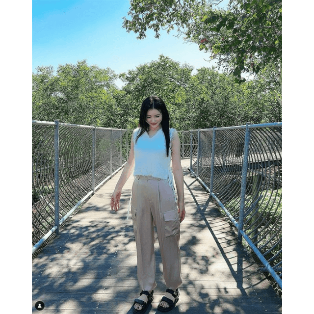 美人女優・手島優が”ノースリーブ＆ボトムス”ショット公開！可愛いと大絶賛