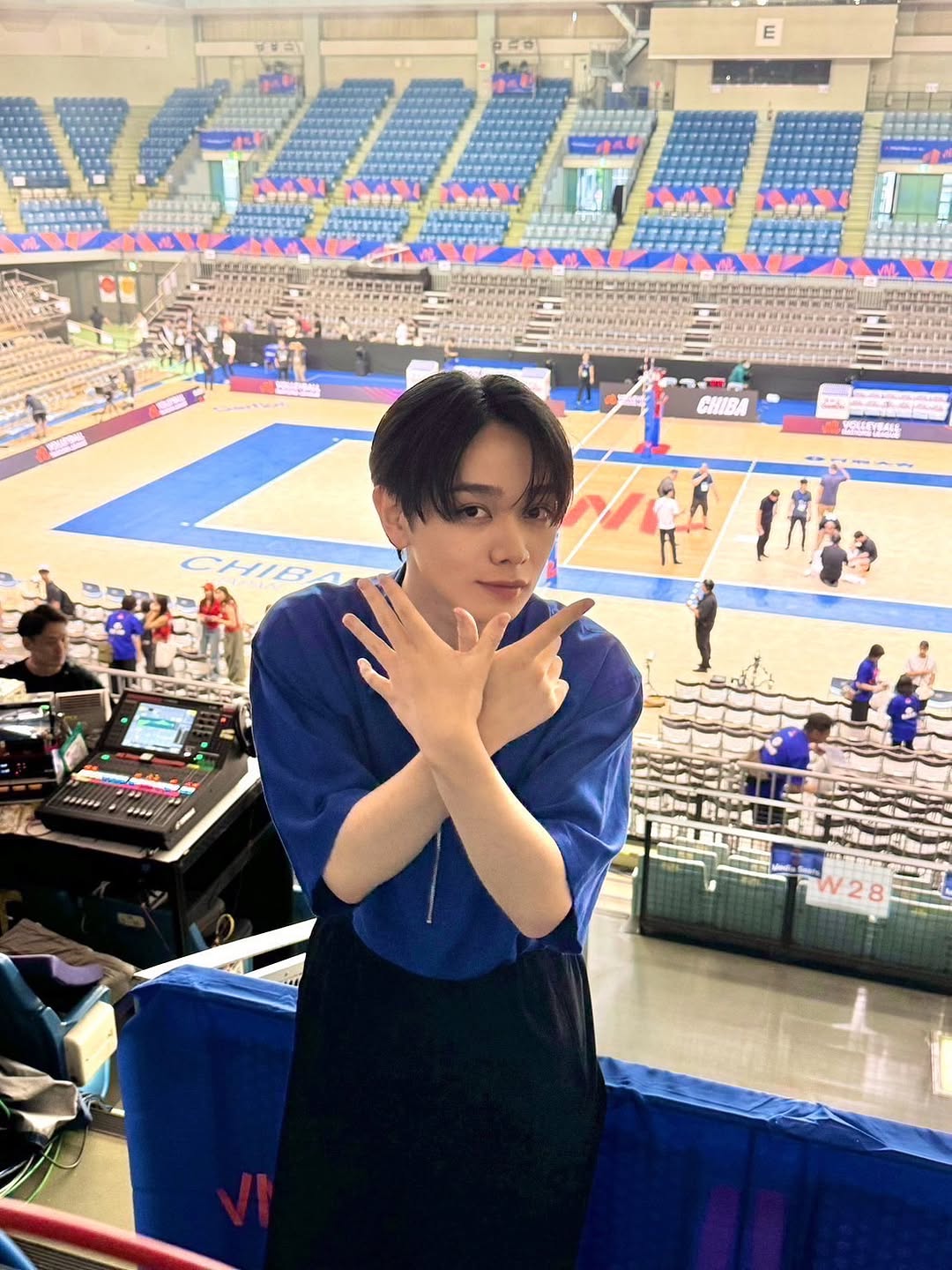 宮世琉弥、「VVポーズ」に「かっこよすぎ」ファン悶絶の声