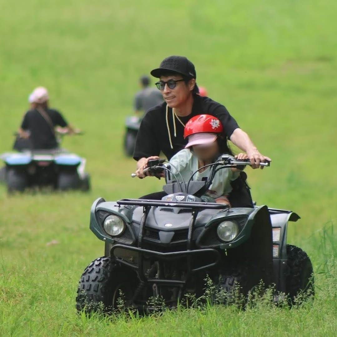 「誰かの歩んだ道は歩きやすいけれど…」田村淳、子どもと一緒に道なき道を大冒険？！