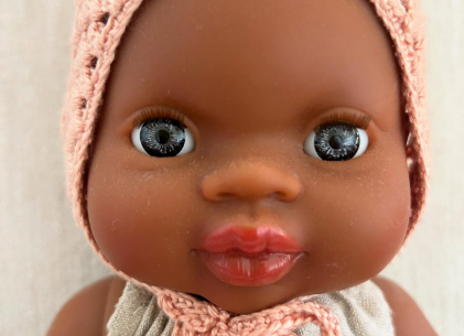 「ちょっと危ないおばさん⁉」安田成美、“手作りベビー人形服”にファンほっこり