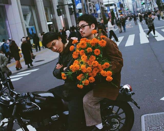 YogeeNewWavesの角舘健悟がアーティスト写真の更新を発表！