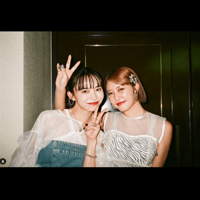 井桁弘恵が語る「愛しの王林」と仲睦まじきツーショットを公開