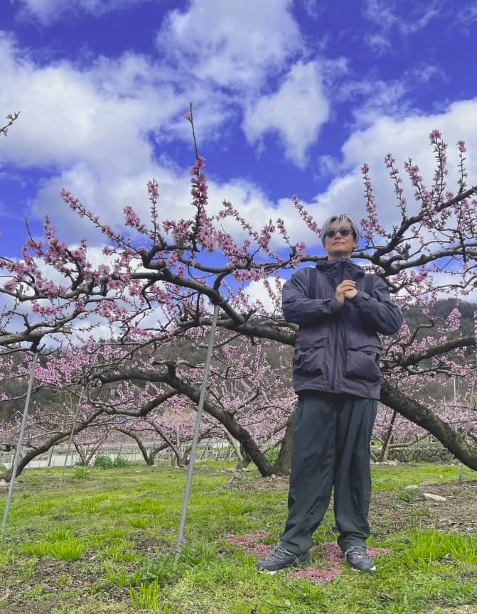 井浦新が山梨の桃農家さんを訪問！ドラマ撮影の思い出の場所