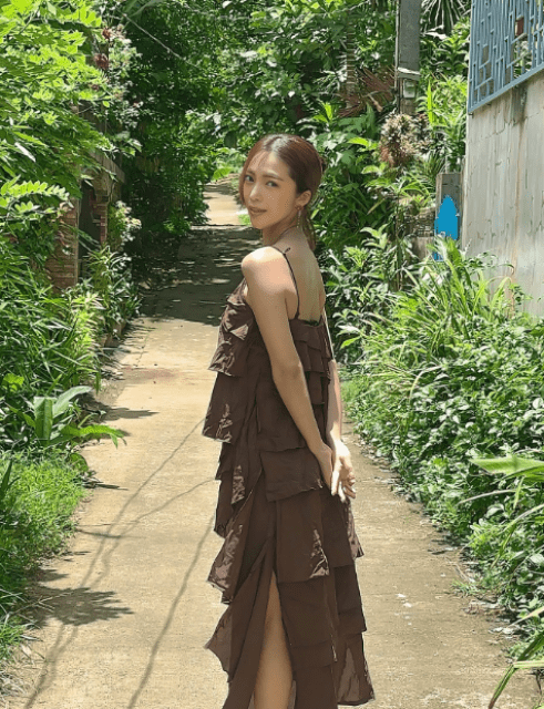 「フィリピンのおばあちゃん家」レースクイーン・宇佐美なお、美しい肩あらわ