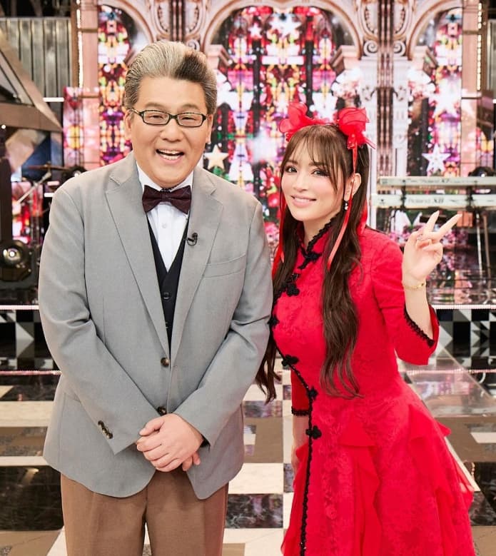 14年ぶり！浜崎あゆみが特別なドレスとFNS歌謡祭インタビューの感謝を込めて