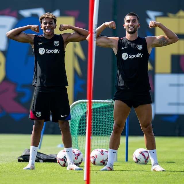 ちからこぶポーズの2選手が話題…！