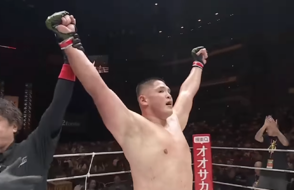 RIZIN 衝撃TKO劇！貴賢神が“喧嘩三番勝負”第2試合で圧巻フィニッシュを披露