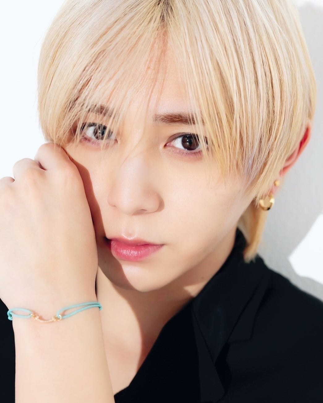 「〇〇に繋がってると思うと、更に心が温まりますね」大人気アイドルが新作ブレスレットを紹介