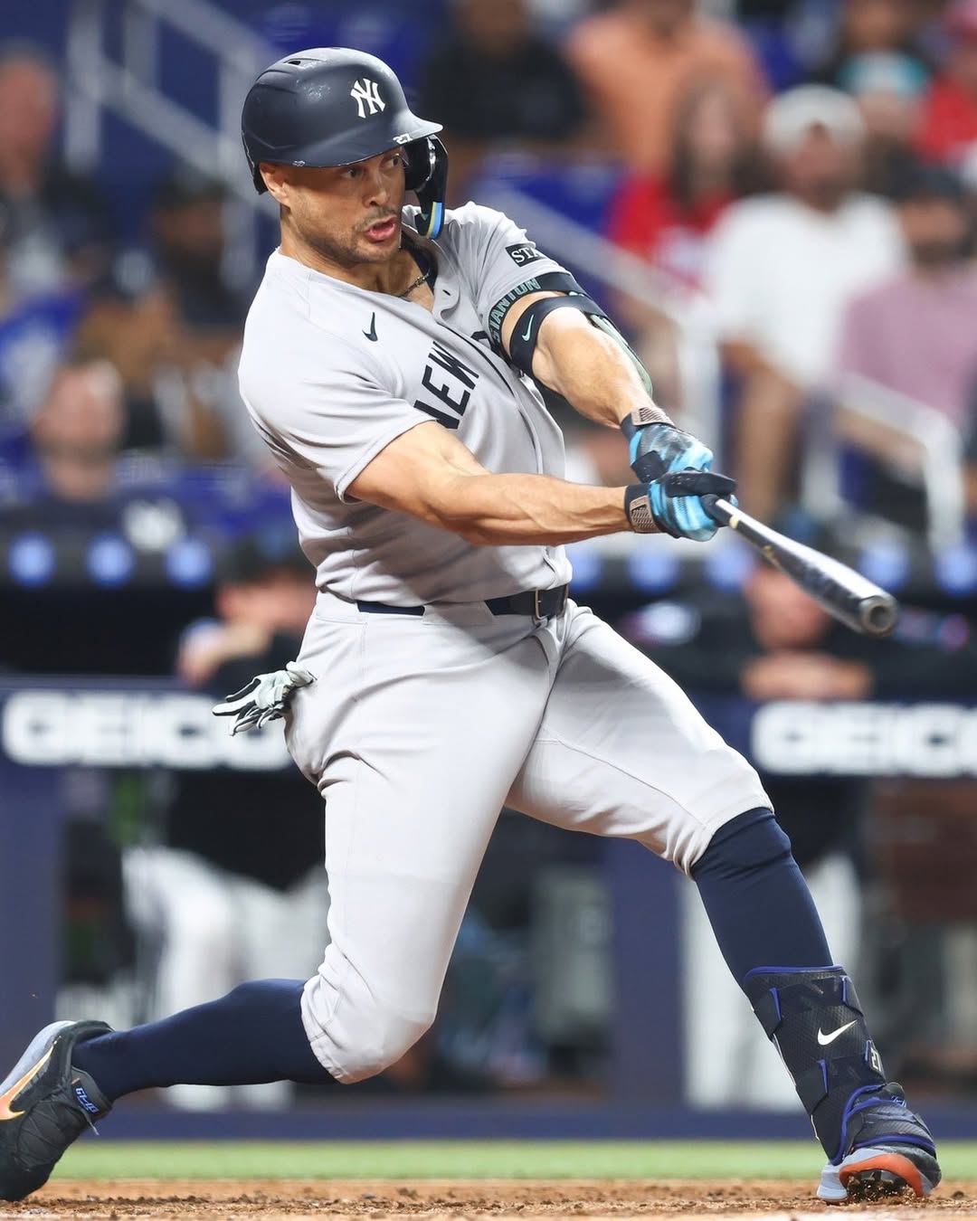 「低い弾道ながらもパワフルな一発！」ヤンキース、ジャンカルロ・スタントンの3ランホームランで先制！